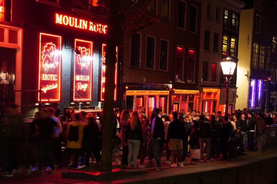 Amsterdam geht hart gegen den Cannabiskonsum im Rotlichtviertel vor