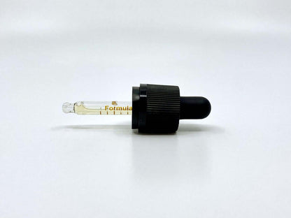 RAW CBD Öl Pipette weißer Hintergrund